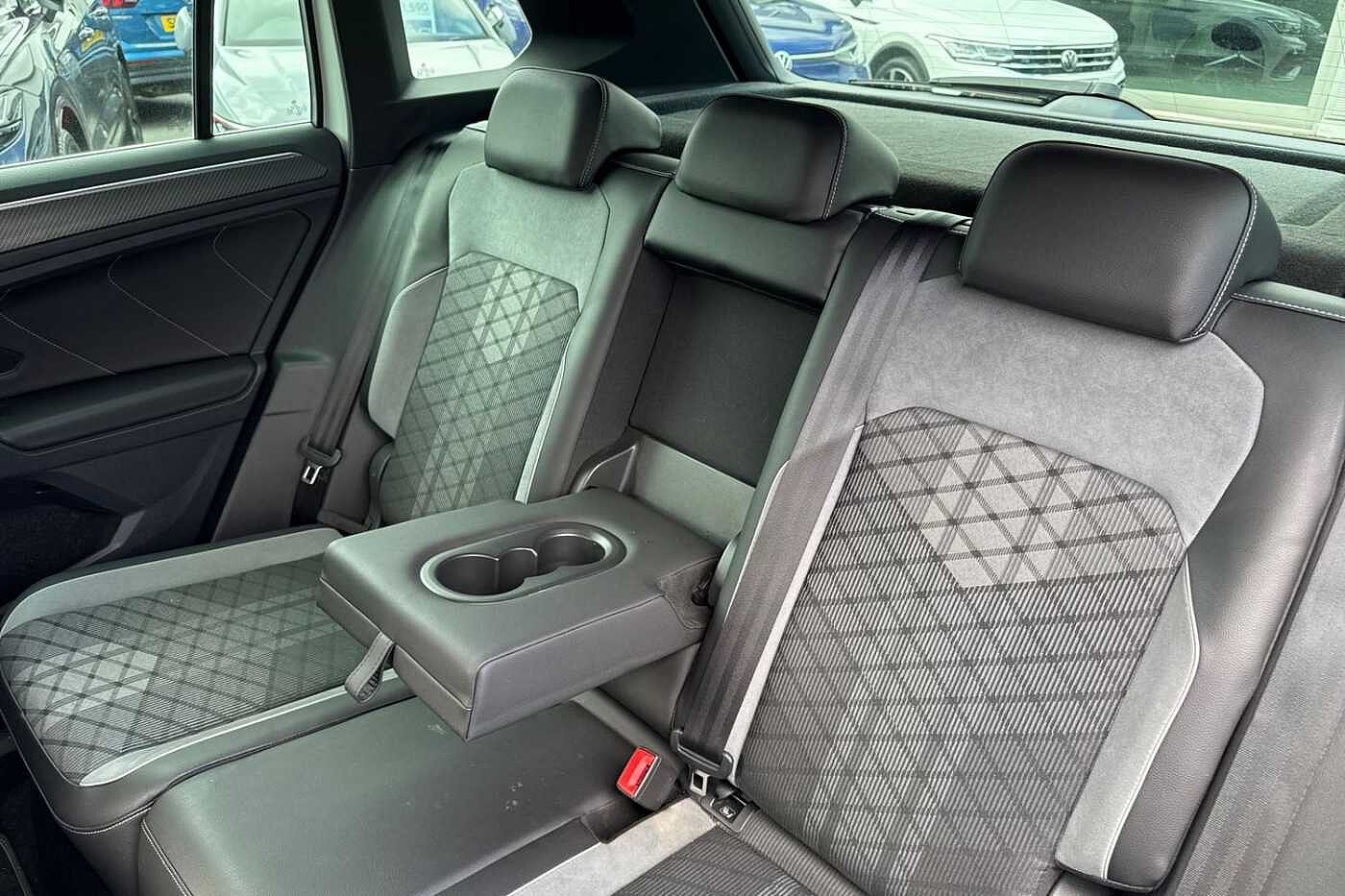 Volkswagen Tiguan 1.5 TSI (150ps) R-Line EVO DSG | Rear Camara | Wireless Charging