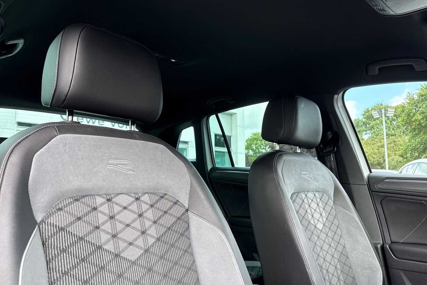 Volkswagen Tiguan 1.5 TSI (150ps) R-Line EVO DSG | Rear Camara | Wireless Charging