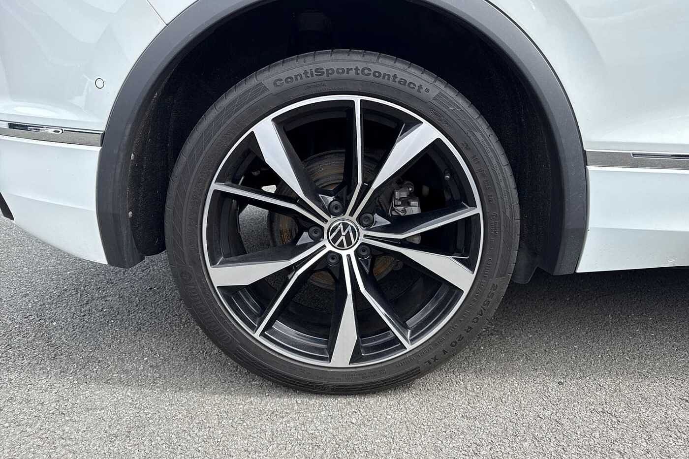 Volkswagen Tiguan 1.5 TSI (150ps) R-Line EVO DSG | Rear Camara | Wireless Charging