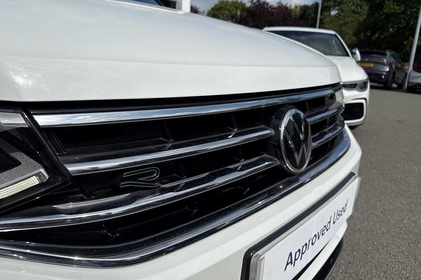 Volkswagen Tiguan 1.5 TSI (150ps) R-Line EVO DSG | Rear Camara | Wireless Charging