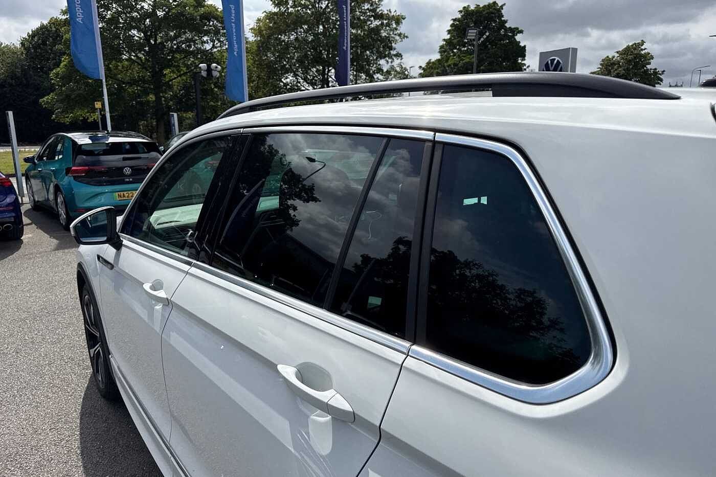 Volkswagen Tiguan 1.5 TSI (150ps) R-Line EVO DSG | Rear Camara | Wireless Charging