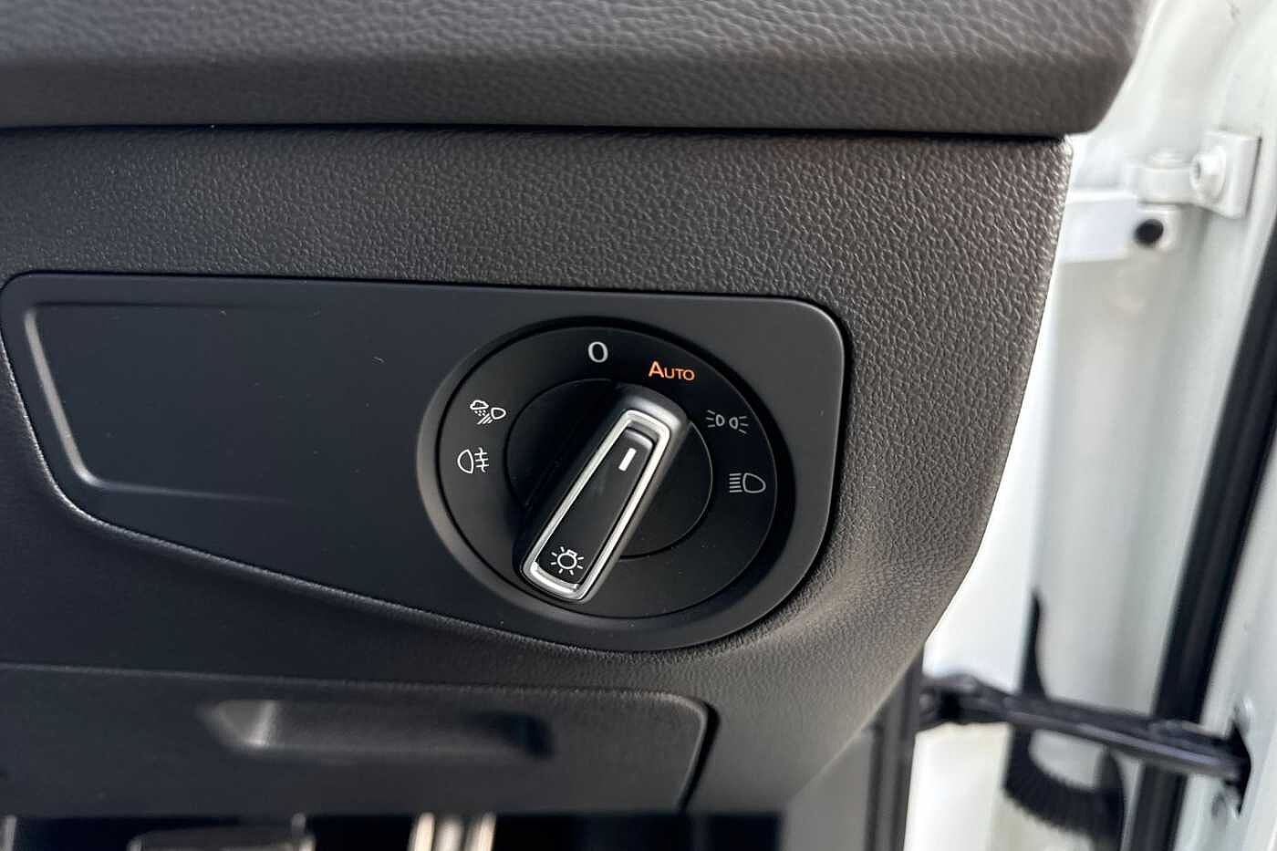 Volkswagen Tiguan 1.5 TSI (150ps) R-Line EVO DSG | Rear Camara | Wireless Charging
