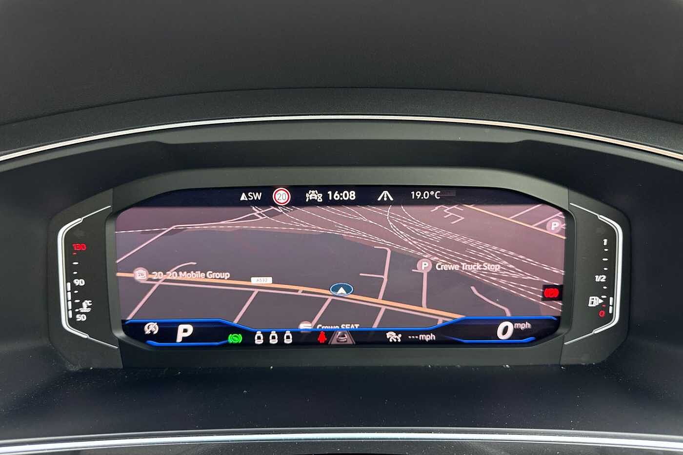 Volkswagen Tiguan 1.5 TSI (150ps) R-Line EVO DSG | Rear Camara | Wireless Charging