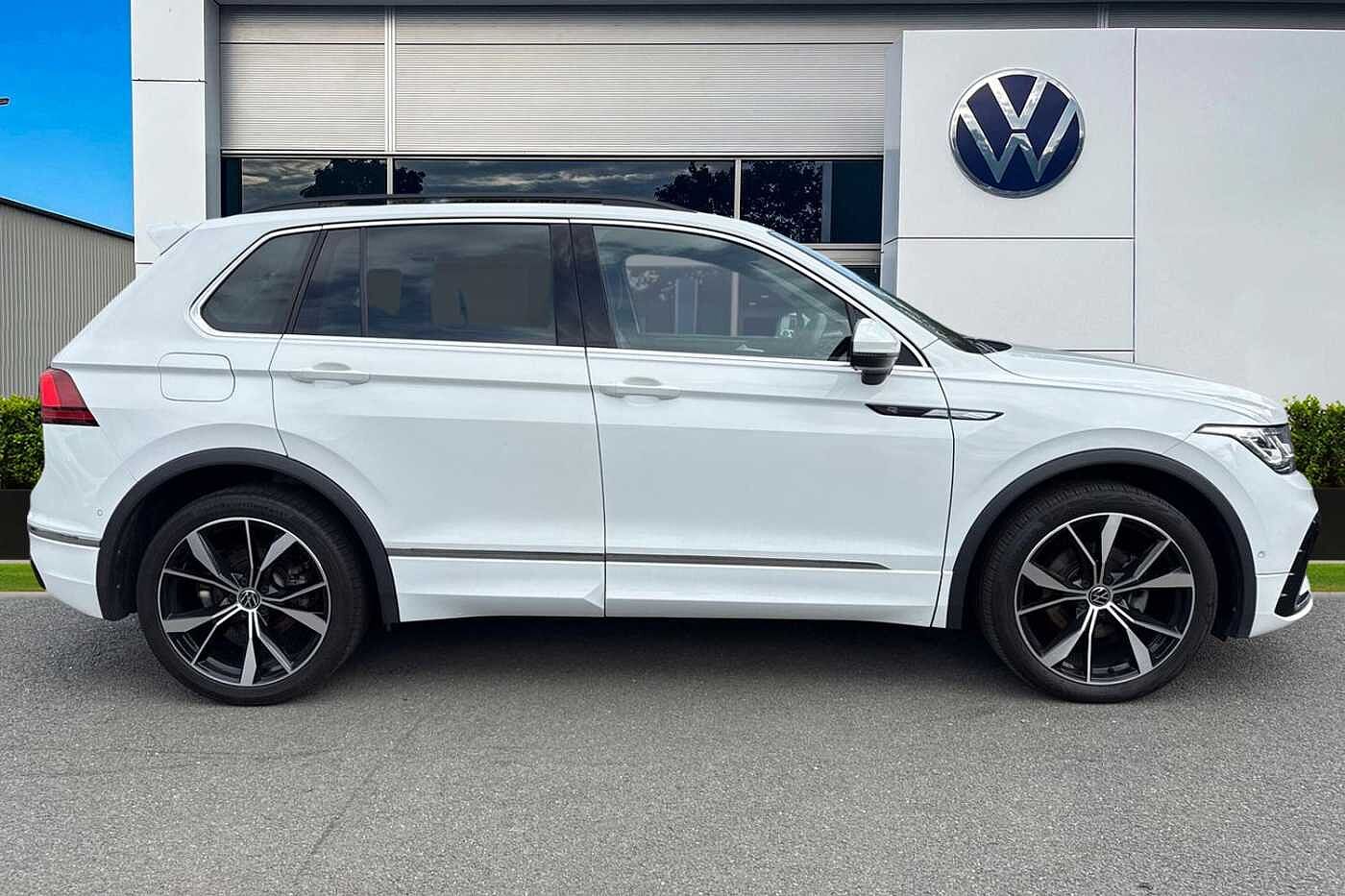Volkswagen Tiguan 1.5 TSI (150ps) R-Line EVO DSG | Rear Camara | Wireless Charging