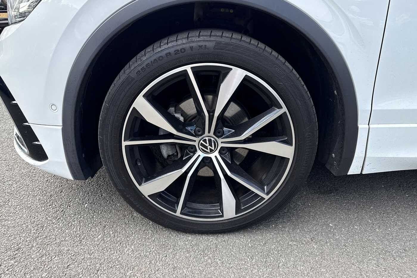 Volkswagen Tiguan 1.5 TSI (150ps) R-Line EVO DSG | Rear Camara | Wireless Charging