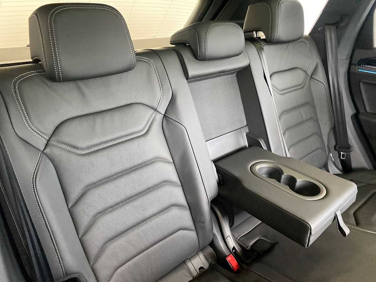 Volkswagen Touareg 3.0TDI (286ps) Black Edition 4Motion 5dr