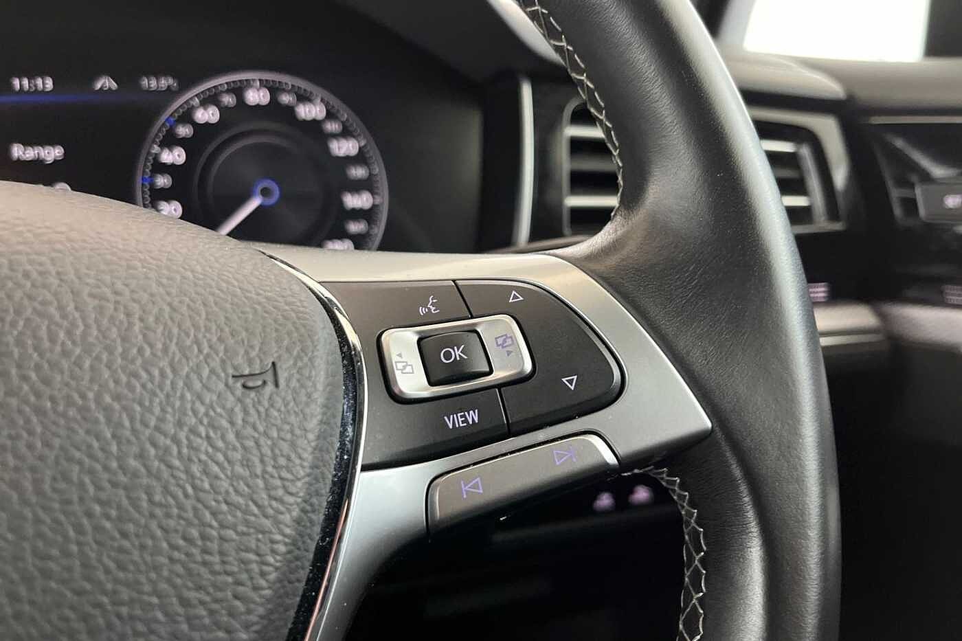 Volkswagen Touareg 3.0 TDI V6 R-Line Tech SUV 5dr Diesel Tiptronic 4Motion Euro 6 (s/s) (286 ps)