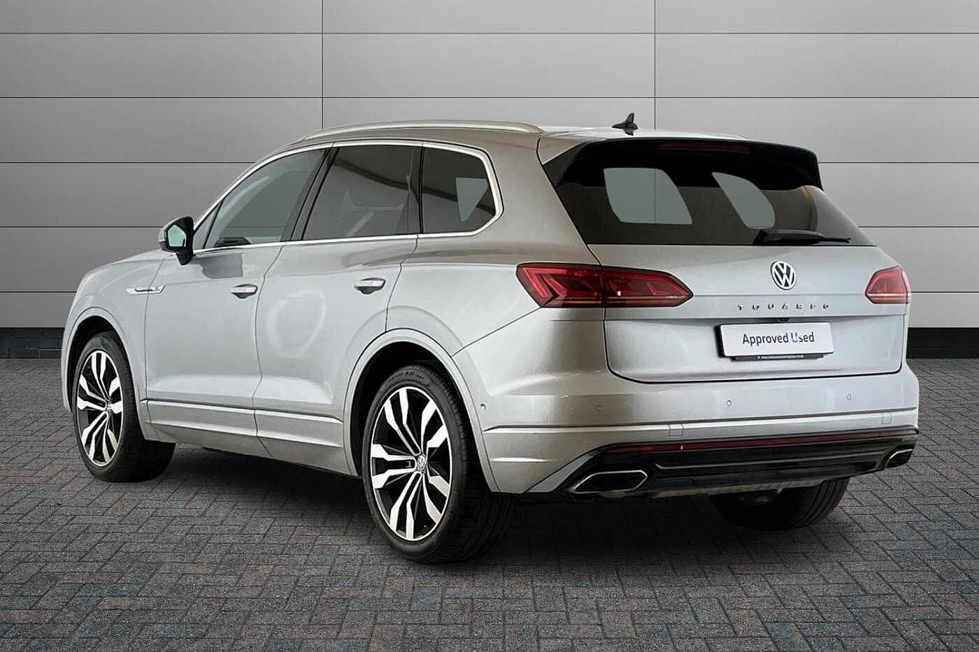 Volkswagen Touareg 3.0 TDI V6 R-Line Tech SUV 5dr Diesel Tiptronic 4Motion Euro 6 (s/s) (286 ps)