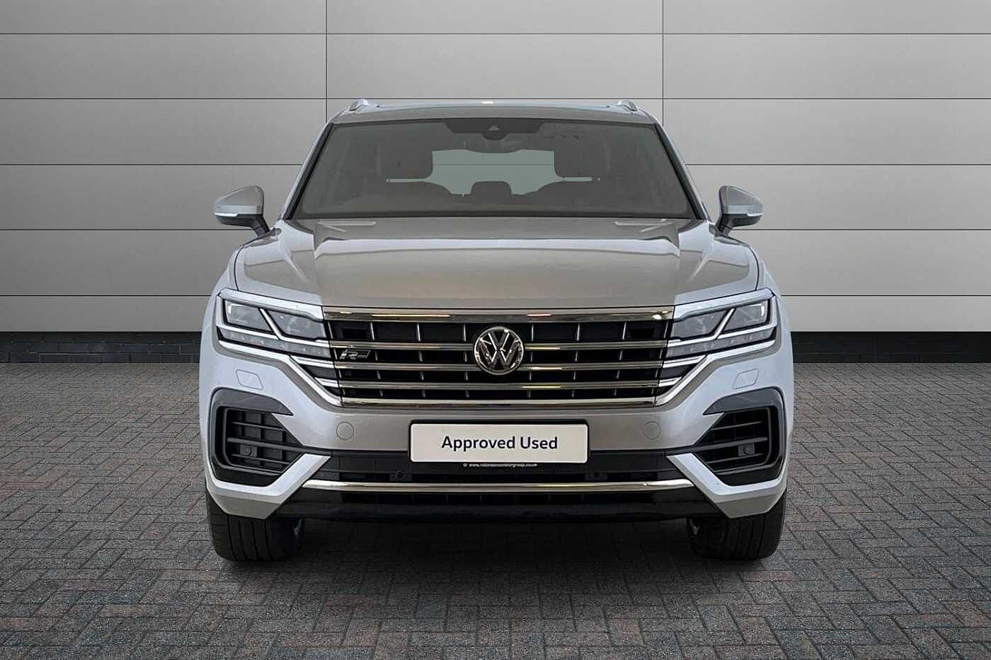 Volkswagen Touareg 3.0 TDI V6 R-Line Tech SUV 5dr Diesel Tiptronic 4Motion Euro 6 (s/s) (286 ps)