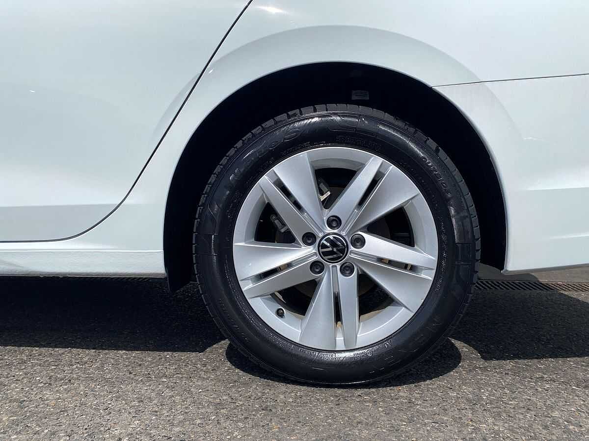 Volkswagen Golf 1.5 TSI Life 5dr