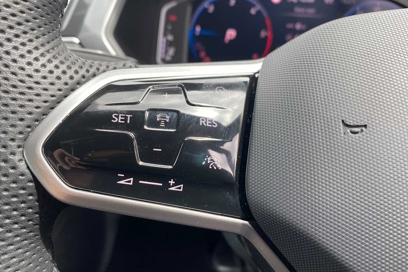 Volkswagen Tiguan R-Line Launch Edition 2.0 TDI 150PS DSG