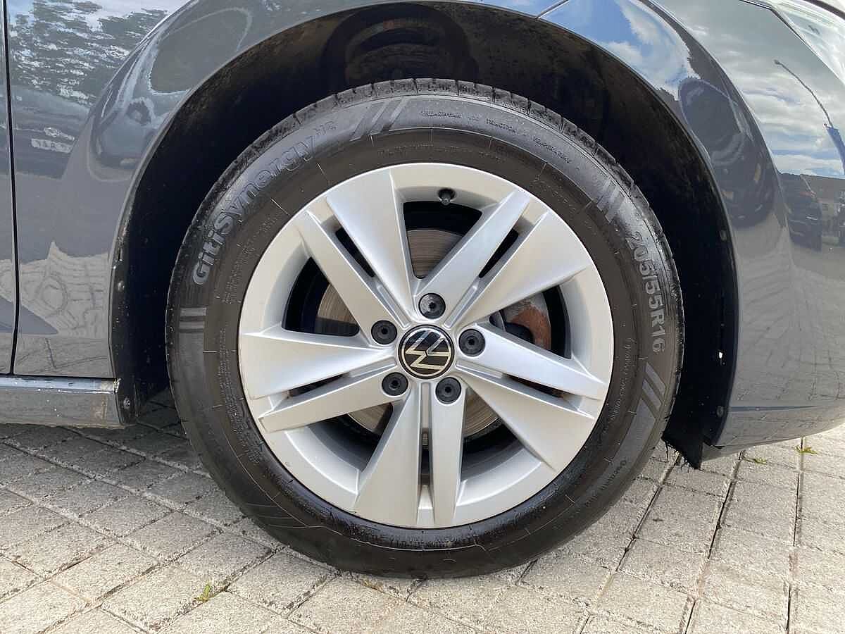 Volkswagen Golf MK8 Hatchback 5-Dr 1.5 TSI (130ps) Life EVO