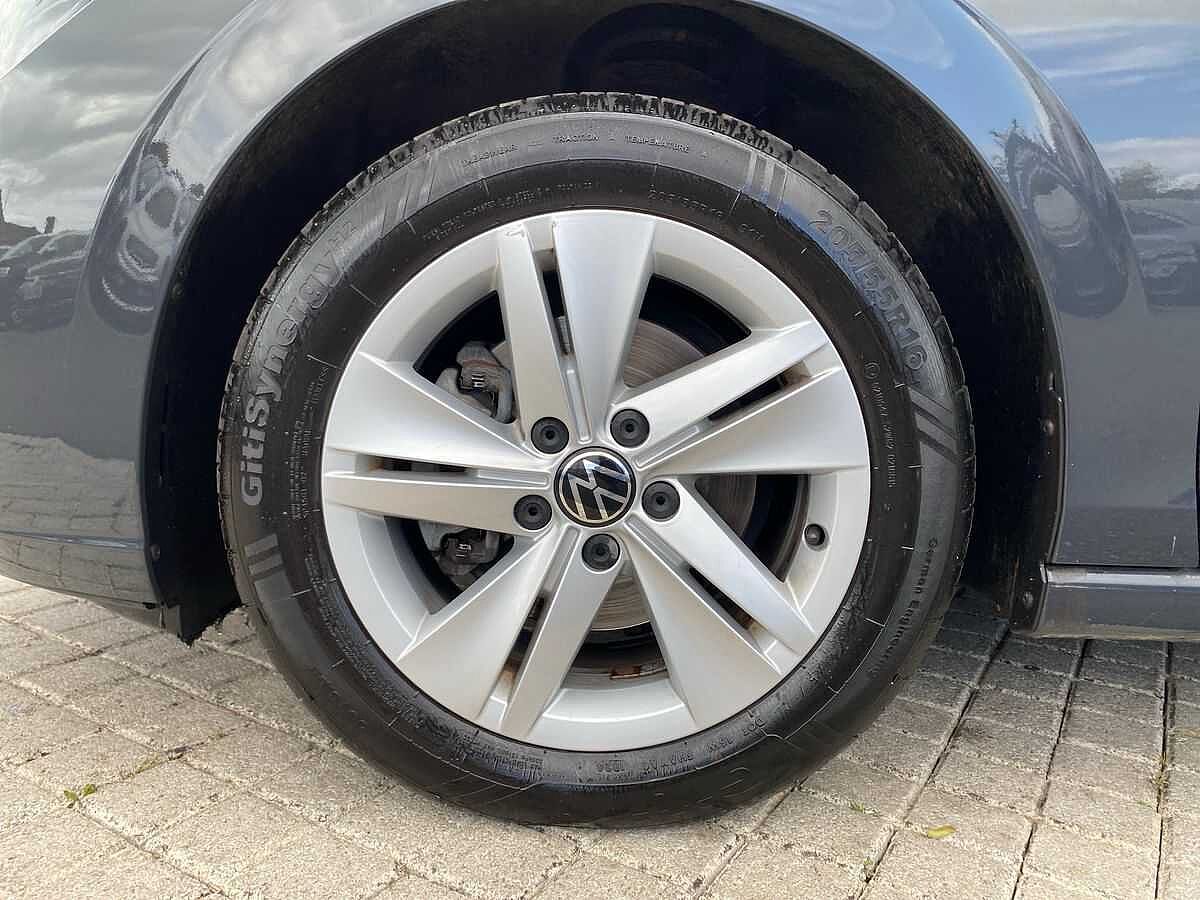 Volkswagen Golf MK8 Hatchback 5-Dr 1.5 TSI (130ps) Life EVO