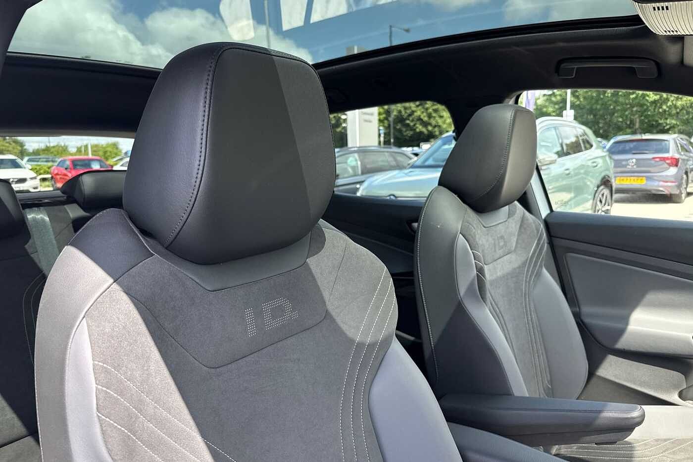 Volkswagen ID.4 Family 77kWh Pro Performance 204PS Auto 5 Dr